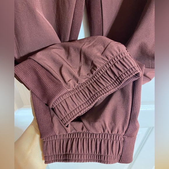 Athleta Brooklyn Lined Stretchy Pockets Burgundy Elastic Joggers Size 10 - Picture 8 of 15